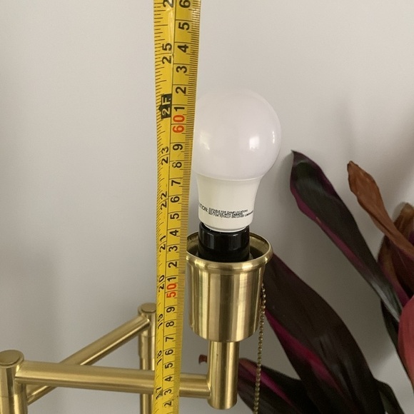 Brass Hollywood Regency style table lamp BASE with a swivel arm adjustable MCM - Picture 9 of 14